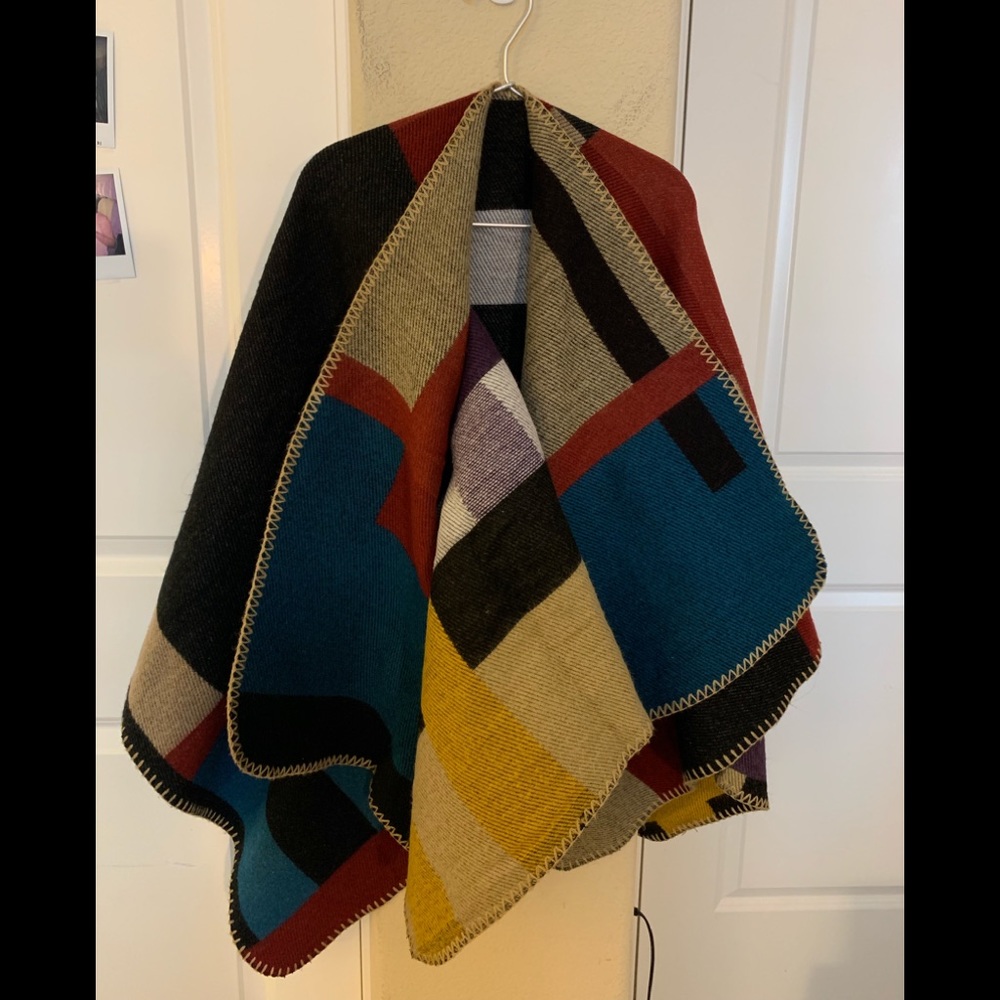 Check wool Cape - Picture 3 of 7